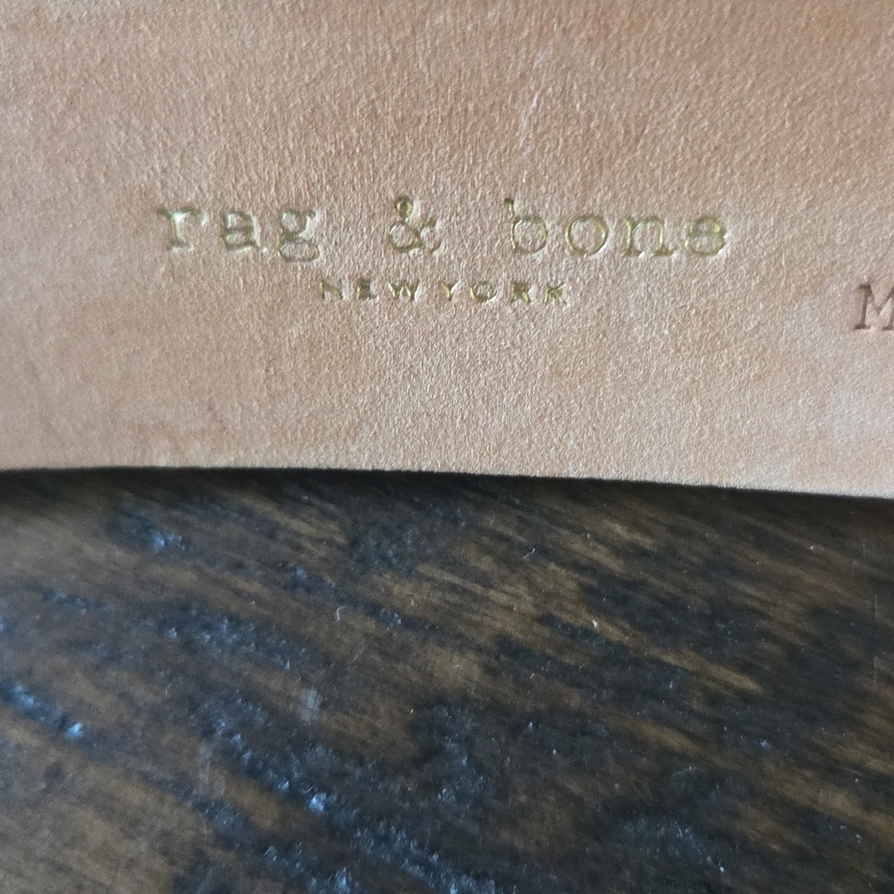 Beautiful Black Leather Belt w Gold Hardware By Rag & Bone. Great Condition! M - Picture 3 of 10